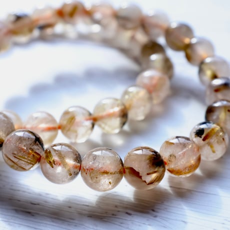 ［ブレスレット］ヘマタイトルチル 〜黒と金が浮かぶ水晶〜【仕事運・決断力】8.3mm 15.5cm