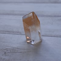 ［ポイント］［一点もの］［レア］オレンジエンゼルフェザー 62g 〜水晶に浮かぶ橙色の羽〜 ヘマタイトインクォーツ