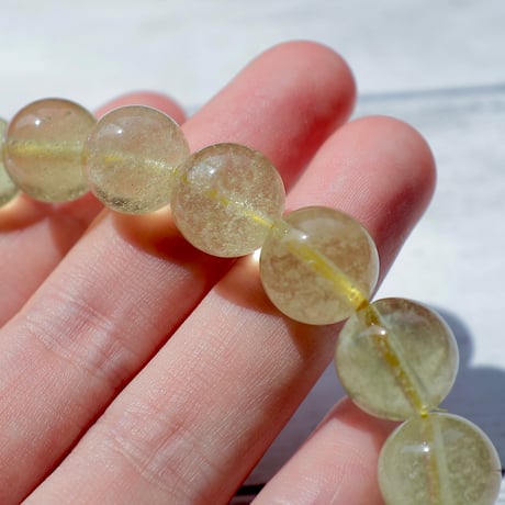［ブレスレット］［一点もの］リビアングラス　〜砂漠の光〜【流れを変える石】12.3mm 内径約17cm