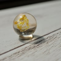 ［丸玉］［一点もの］細いルチル入りオーロラクォーツ　〜金色の景色を閉じ込めて〜【流れを動かす】約15mm