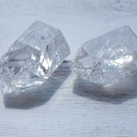 ［ポイント］［一点もの］虹入りアイリスクォーツ　〜光を集める透明結晶〜【迷いの中に希望を見つける】約3〜4cm