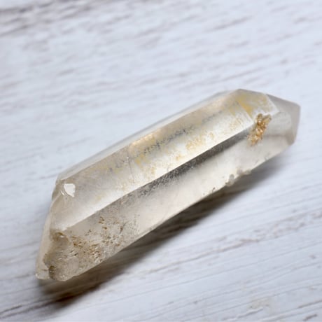［原石］［一点もの］［超レア］ヒマラヤ水晶 マニカラン産　淡い金色のゴールデンヒーラータイプ　49mm