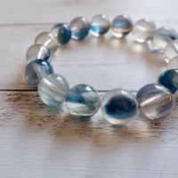 ［ブレスレット］［一点もの］［レア］カイヤナイトインクォーツ 〜透明な世界を走る青〜【迷いを断ち自分の答えを選ぶ】約13.5mm 内径約18cm
