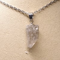 ［ペンダント］［一点もの］チベットヒマラヤ山脈　チベタンクォーツ｜両端に残る天然の結晶【約2〜3cm・チェーン50cm】