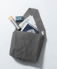 『予約販売 9月上旬発送』【 ORIYATO 】"F" CROSS BAG ( グレー )
