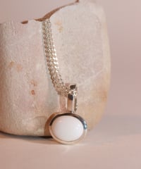 WHITE ONYX NECKLACE