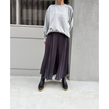 プリーツパンツ