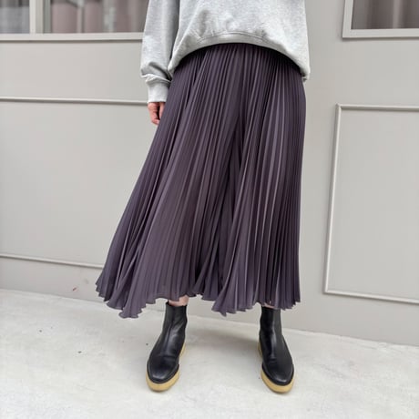 プリーツパンツ