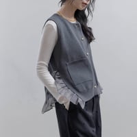 フリルヘムラメラインニットジレ