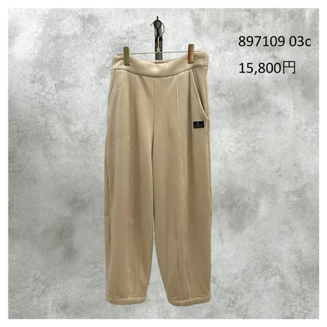 10/6　Instalive　ayane 2027Early Spring　ストレッチコーデュロイボンバーパンツ　897109