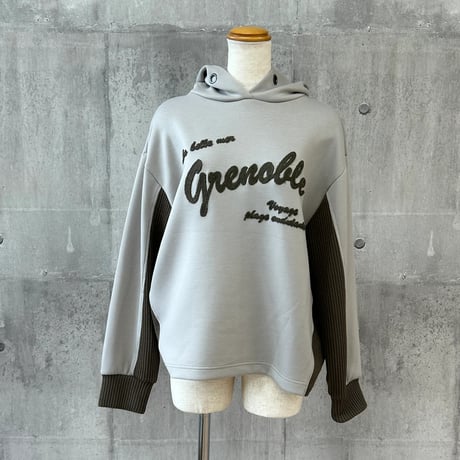 9/19、9/1　Instalive　異素材ドッキングハーディプルオーバー　2026AW　90570608001