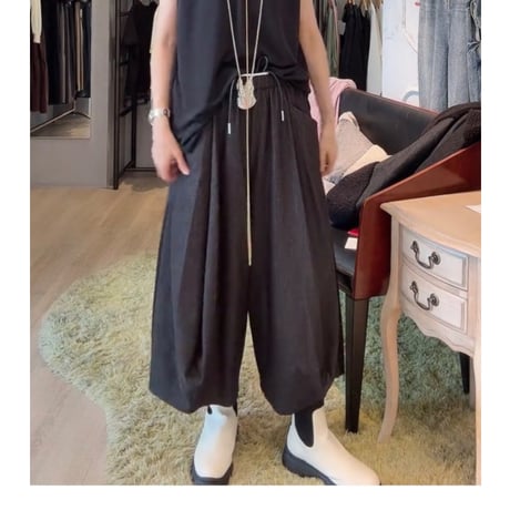 7/21 Instalive　akane 2026AW　フォルムクロップドパンツ　26218-9481B