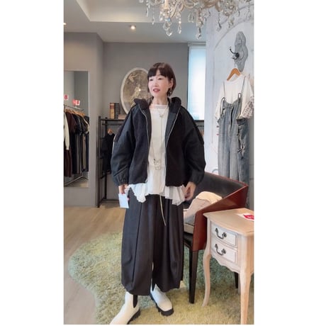 7/21 Instalive　akane 2026AW　フォルムクロップドパンツ　26218-9481B