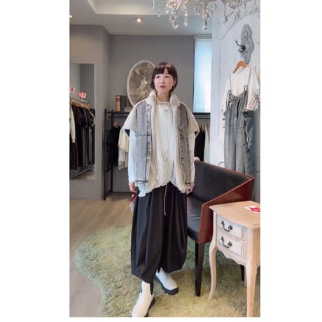 7/21 Instalive　akane 2026AW　チュール×ワッシャーペプラムプルオーバー　26238-1430E