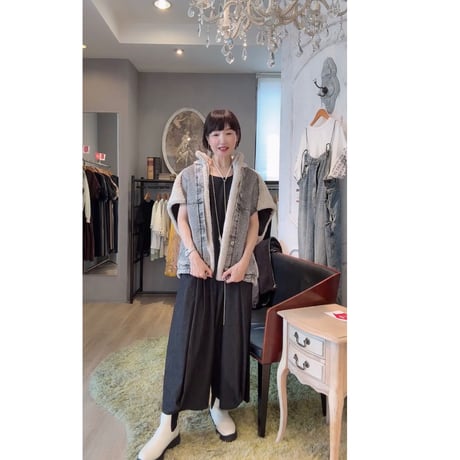 7/21 Instalive　akane 2026AW　フォルムクロップドパンツ　26218-9481B
