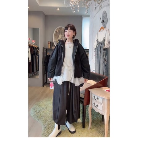 7/21 Instalive　akane 2026AW　フォルムクロップドパンツ　26218-9481B