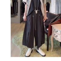 7/21 Instalive　akane 2026AW　フォルムクロップドパンツ　26218-9481B