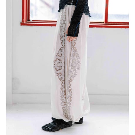 Instalive　AULA AILA 2027SS　EMBROIDERY PANTS 1271-06056