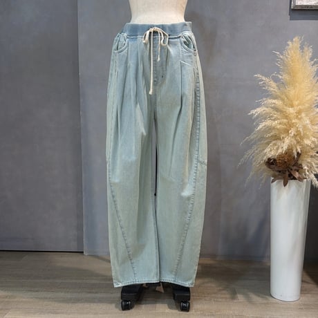 10/11 Instalive ウエストリブタック入りデニムパンツ