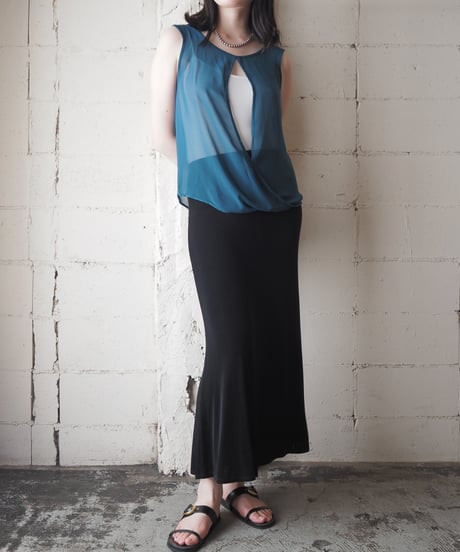 Crossed Design Sleeveless Blouse BL