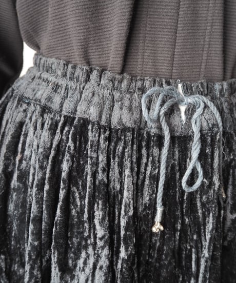 Crushed Velour Tiered Easy Skirt BK