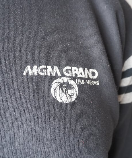 MGM GRAND Stripe Sleeve Sweatshirt BK GR