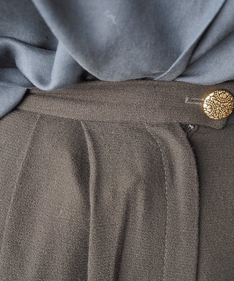 2 Tuck Slacks BK