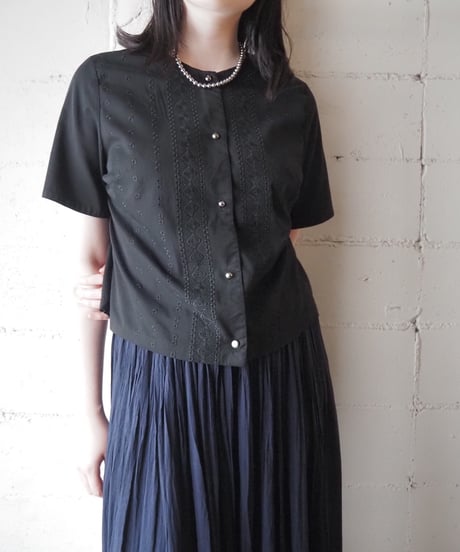 1960's Euro Overdyed Embroidered Cutwork Blouse BK
