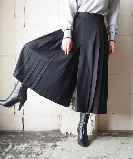 Pleated Gaucho Pants BK