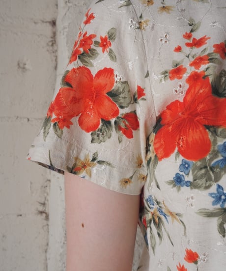 Short Sleeve Eyelet Tropical Hibiscus  Shirt IV RE GN BL