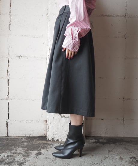 Tuck Wide Bermuda Pants GR