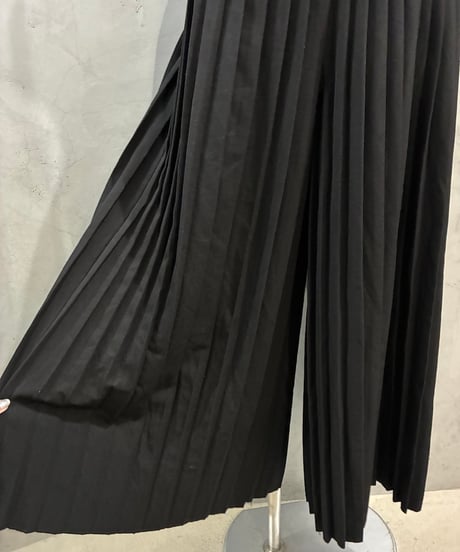 Pleated Wide Pants BK