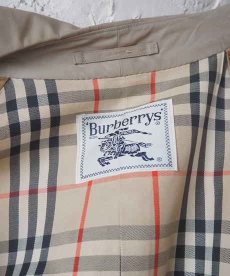 Burberrys' Trench Coat BE