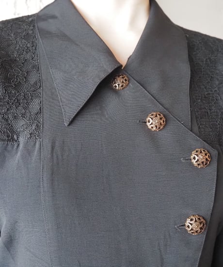 Asymmetric Button Lace Panel Peplum Blouse BK