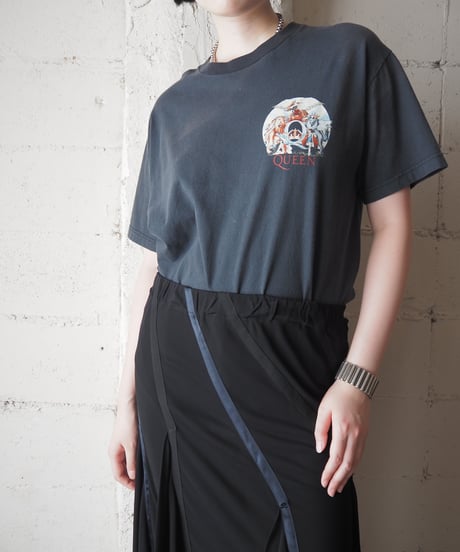 QUEEN Print Tee BK