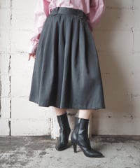 Tuck Wide Bermuda Pants GR