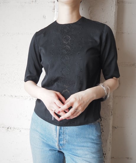 1960-70's Euro Front Embroidery Overdyed Collarless Blouse BK