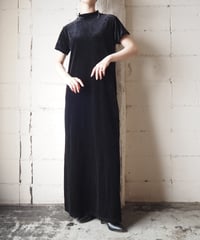 Mock Neck S/S Velour Dress BK