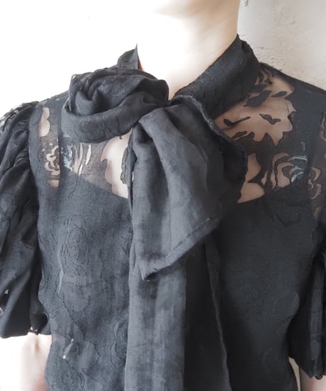 Opal Finishing Lantern Sleeve Boe Tie Blouse BK