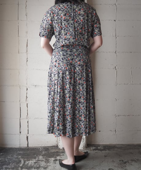 Circle Pattern Collarless Short Sleeve Dress BK OR YGN