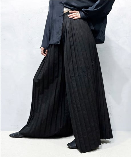 Pleated Wide Pants BK