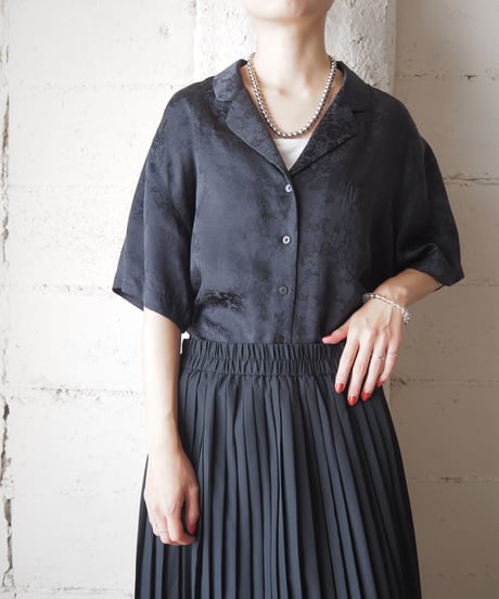 Shadow Pattern Open Collar Satin Shirt BK
