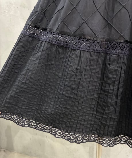 Pin Tuck Lace Hem Tiered Skirt BK