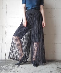 Flower Lace See-through Pleats Pants BK