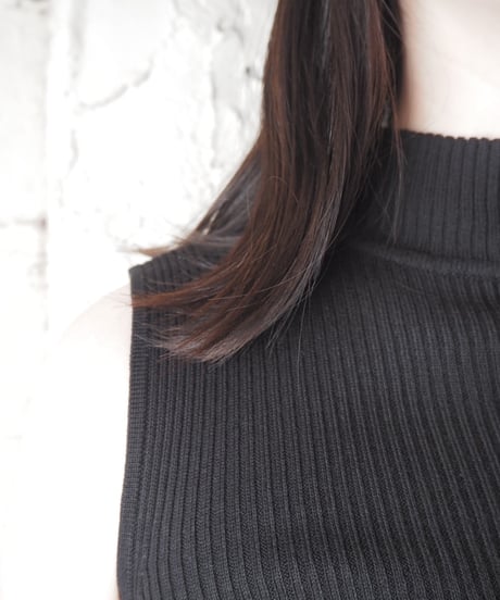 Mock Neck Sleeveless Rib Knit BK
