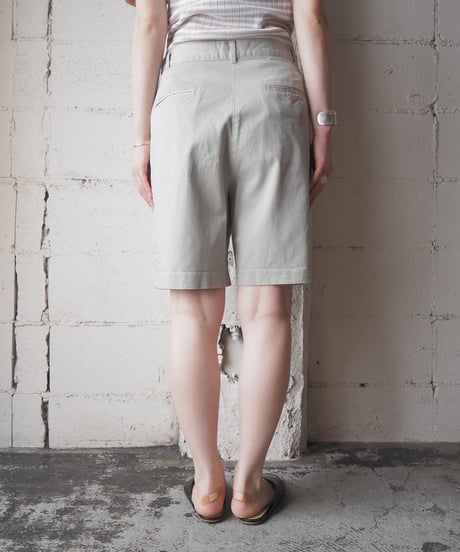 2 Tuck Chino Shorts BE
