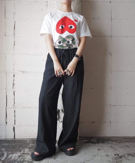 PLAY COMME des GARÇONS Double Heart Camouflage Print Tee WH