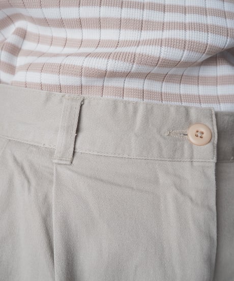 2 Tuck Chino Shorts BE