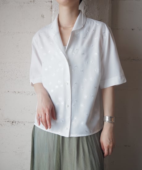 Open Collar Embroidery Shirt WH