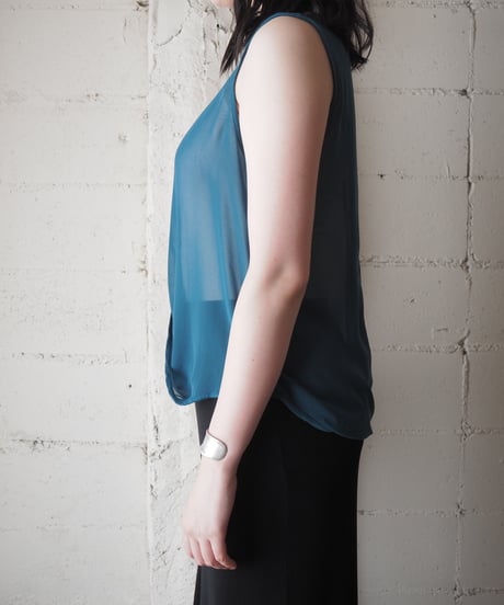 Crossed Design Sleeveless Blouse BL